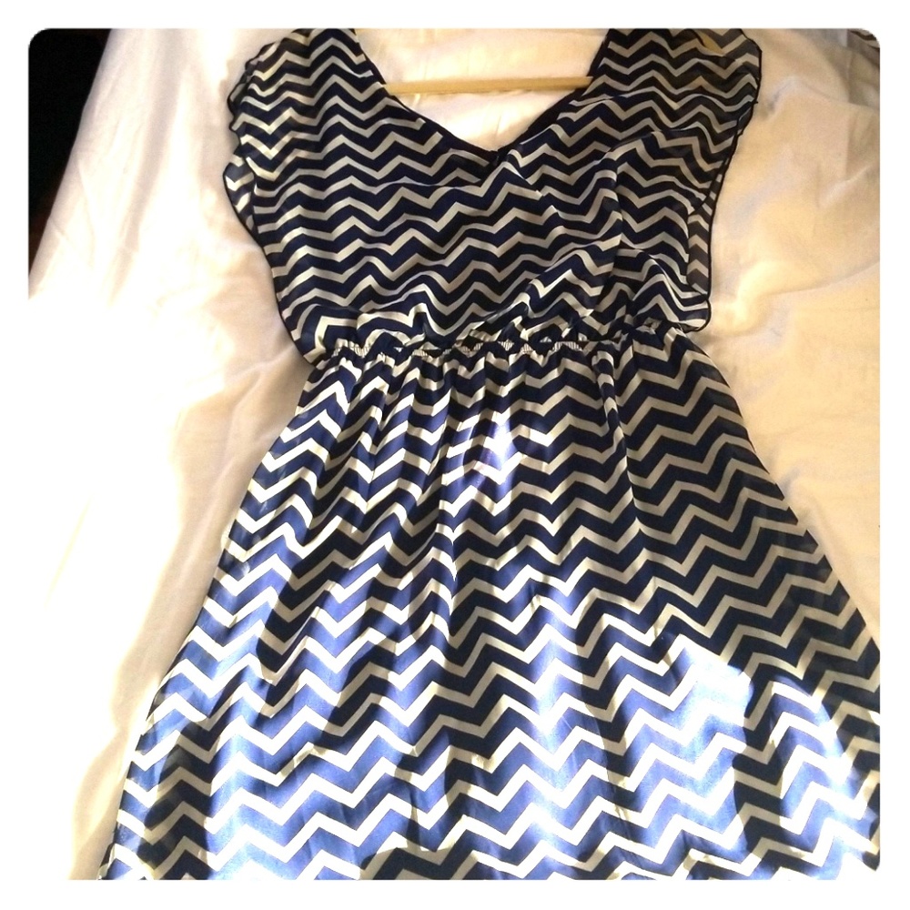 Speechless Flutter sleeve blue and white dress